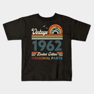 Vintage 1962 62nd Birthday Gift For Men Women From Son Daughter Kids T-Shirt